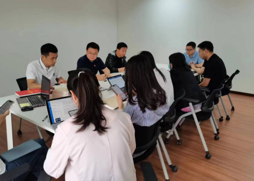 擔(dān)當(dāng)有為 善于斗爭 共同建功新時(shí)代